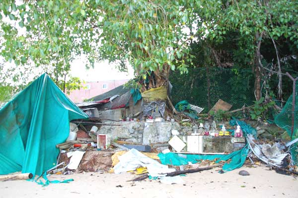 Labrador Beach shrine