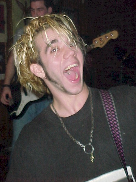 eric_01.jpg (27832 bytes)
