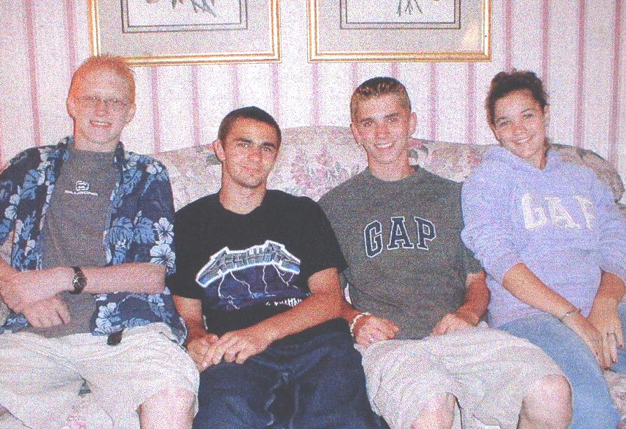 Group1.jpg (270310 bytes)