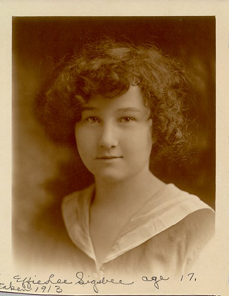 Effie Lee Sigsbee, My Great Aunt.&nbsp; Effie Lee was born 8 Dec 1896 in Earlington, KY, died Apr, 1986, in Cincinnati, OH.&nbsp; This photo was taken in 1913, when Effie Lee was 17 years of age.