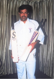 The Legendry Batsman Ijaz Ahmad with more than 9000 international runs, always prefer to use Samsher Quality Products...