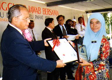 tuah98b.jpg (28680 bytes)