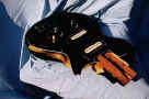 BustedKissGuitar.JPG (59443 bytes)