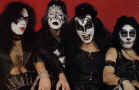 Early_Kiss_Pic_8_73.jpg (31152 bytes)