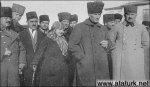 Gazi, e�i Latife Han�m ve Kaz�m Karabekir Pa�a ile �zmir'de (4 �ubat 1923) 
