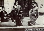 Cumhurba�kan� Gazi Mustafa Kemal ba�ar�s�z suikast giri�iminden sonra �zmir'den Ankara'ya hareket ederken (9 Temmuz 1926) 




