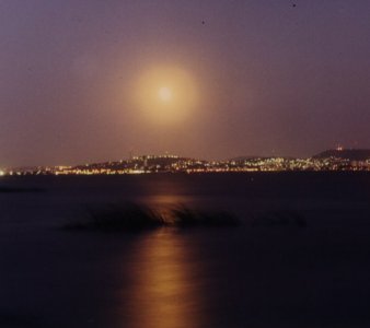 moon1.jpg (9227 bytes)