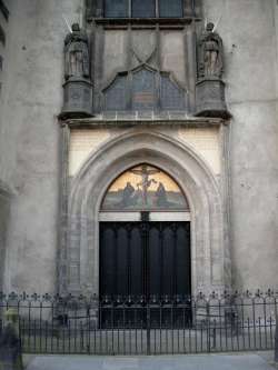 Igreja do Castelo na cidade de Wittenberg, estado de Sax�nia-Anhalt, Alemanha, na qual Lutero fixou as 95 Teses e onde cerca de 30 anos depois seu corpo foi sepultado. Entre!