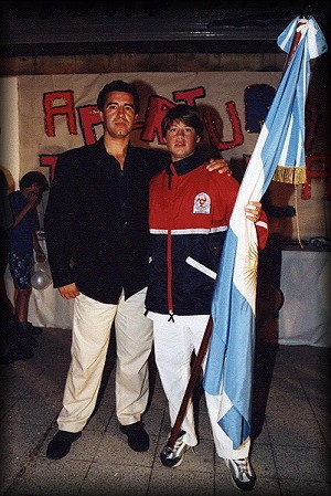 Nicolas junto al Profesor Daniel Capeleti