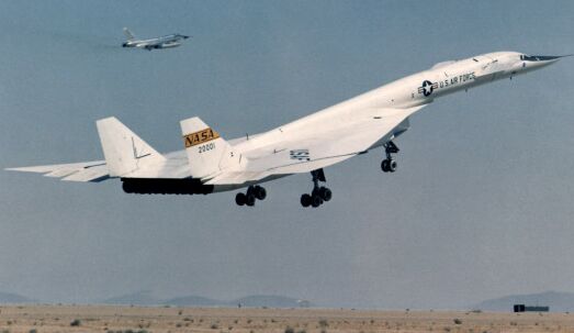 picture of valkyrie's first flight with TB-58A chase plane (21st Sep 1964) - 16.1 KB