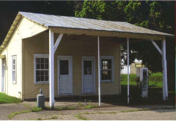 Photo Copyright �2000 
by Christina L. Johnson.
All rights reserved.
  
Click On Photo To Enter Web Site!