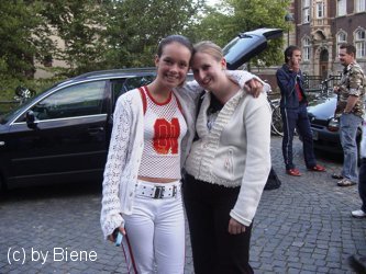 Ilka (Martin S.-T�nzerin) & Biene