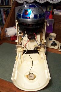 Inside a Vintage Remote Control R2D2 1978