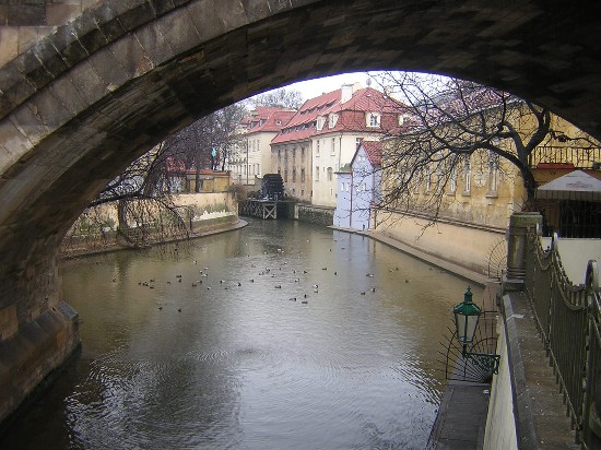 water wheel on Kampa island