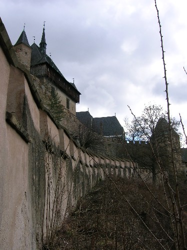 around the back of the castle