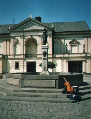Klaipeda Theatre and Simon Dach fountain