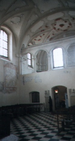 inside Isaac's Synagogue