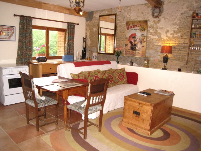 Kitchenlivingroom2.JPG