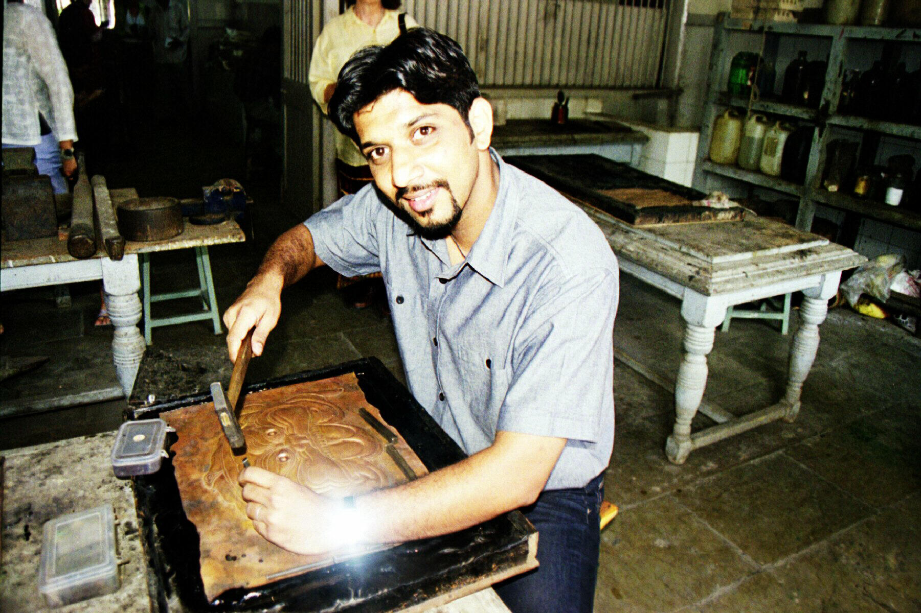 Repousse artist, Mumbai