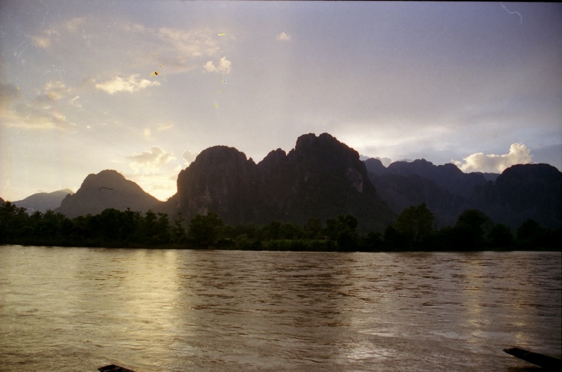 20000800-Laos-LuangPrabang-sunset-AU303-03.jpg