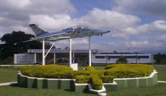S�mbolo da aeronautica monumental + jato de ca�a