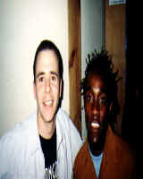 Junto a un amigo baterista en Mozambique