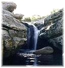 cascada de piedras lisas