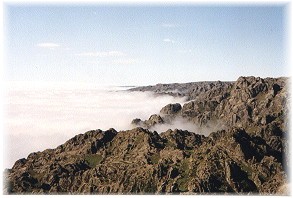 sobre nubes.JPG (22874 bytes)