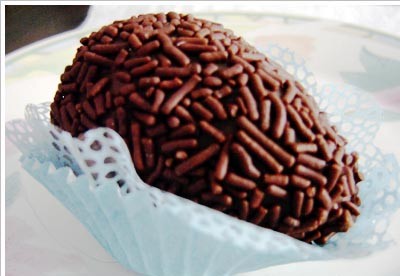 Brigadeiro com Morango