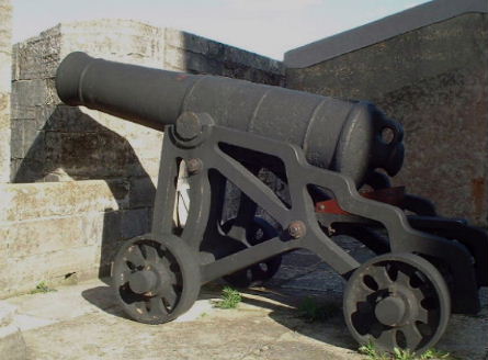 24Pdr Bloomfield pattern gun at Calshot Castle