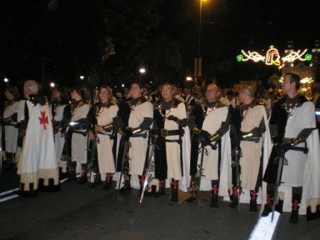 Esperando para comenzar el desfile