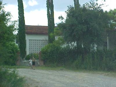 Vecinos. a la izquierda vuelta para calle privada Belen