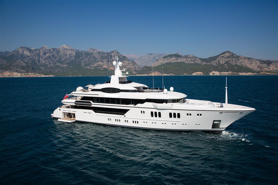sunrise 63 yacht