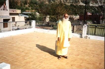 yogi bushan.jpg (34364 bytes)