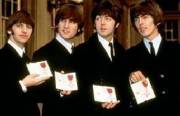 LOS MIEMBROS DEL IMPERIO BRITANICO CON LAS MEDALLAS QUE LOS APRUEBAN