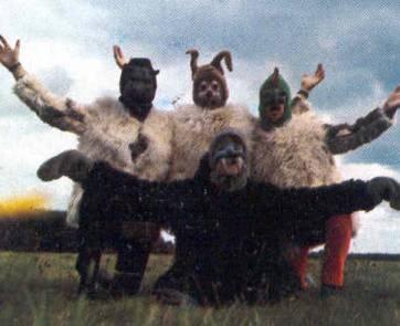 TOMA DE LO QUE SERIA LA PORTADA DE MAGICAL MYSTERY TOUR