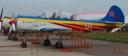 Yak-52 en la exposici�n de Yakovlev