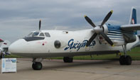 Avi�n An-26 est� destinado para transportar cargos y pasajeros a distancia media.