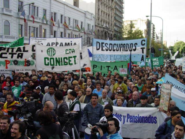 Marcha al Congreso (29/05/2002) - Foto nro. 3