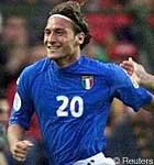 Foto: Totti felice dopo il gol