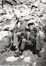 Joan Coromines amb Ramon Gil Escud�, guia i company en les enquestes topon�miques pels Pirineus.(1979)