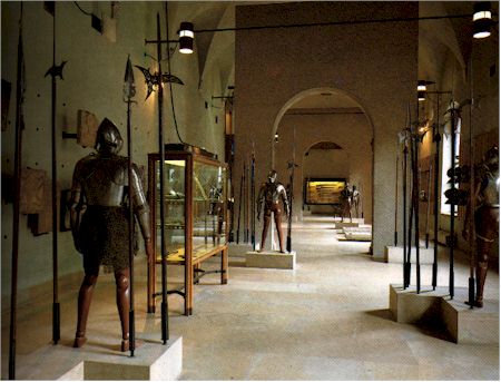 Musei del Castello - La sala che ospita la Civica Raccolta delle Armi