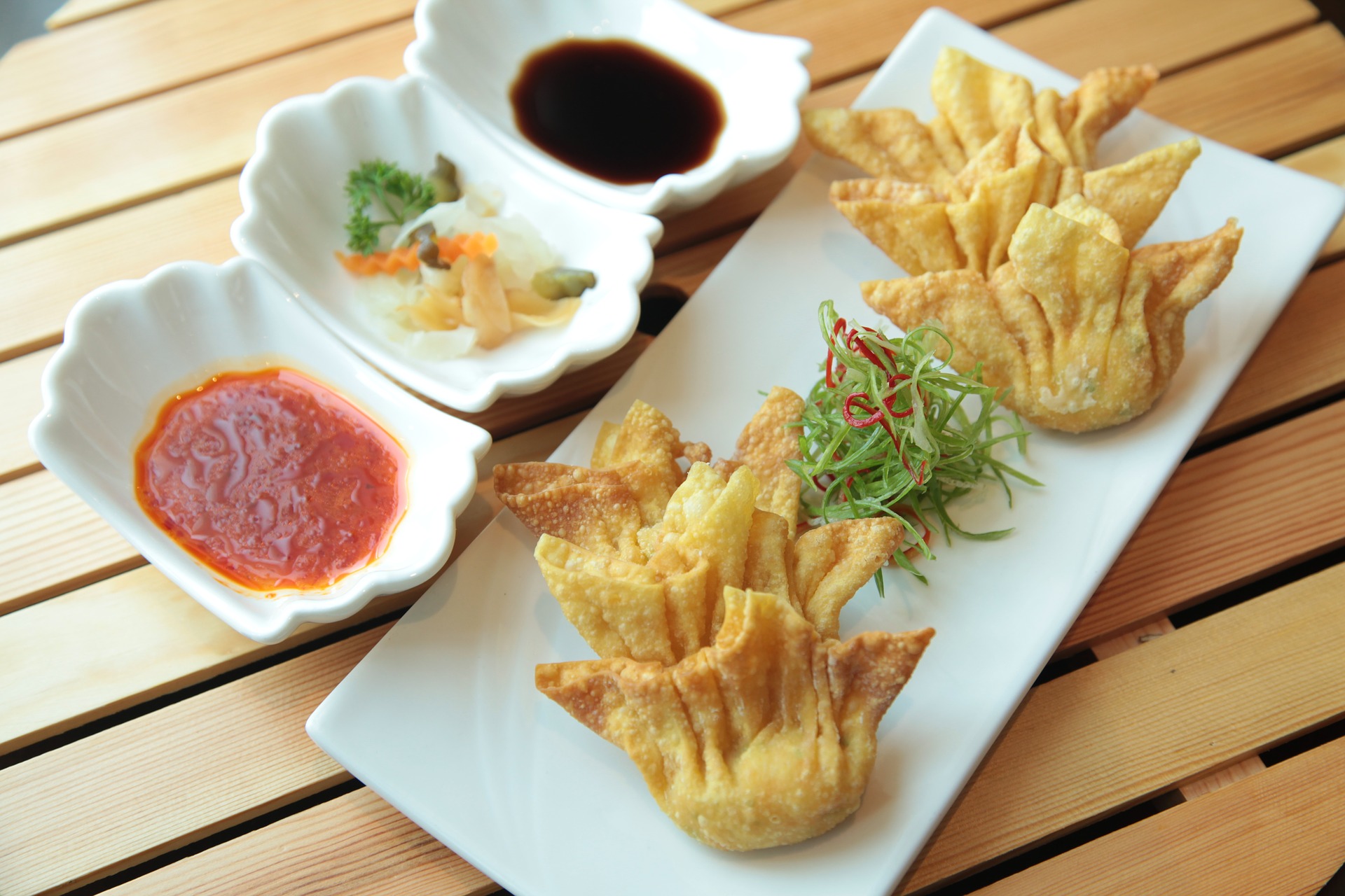 rangoons with sauces