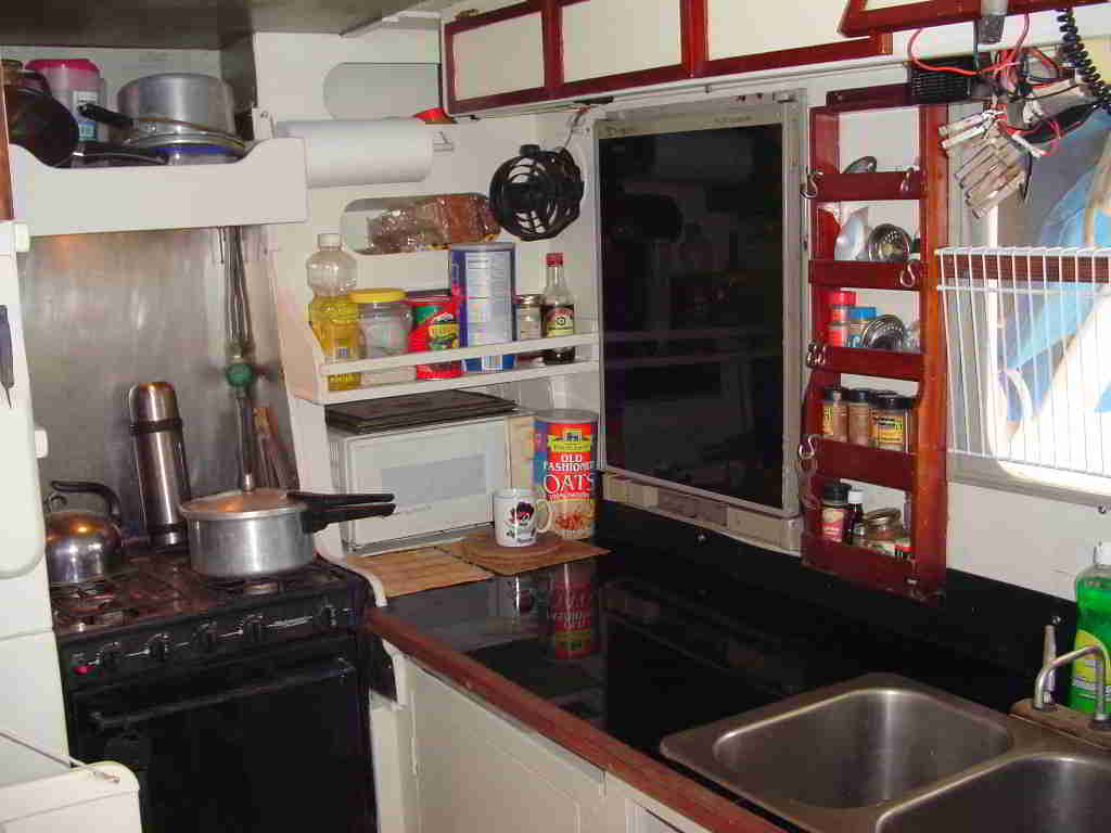 Inside Galley/Komb&uuml;se innen
