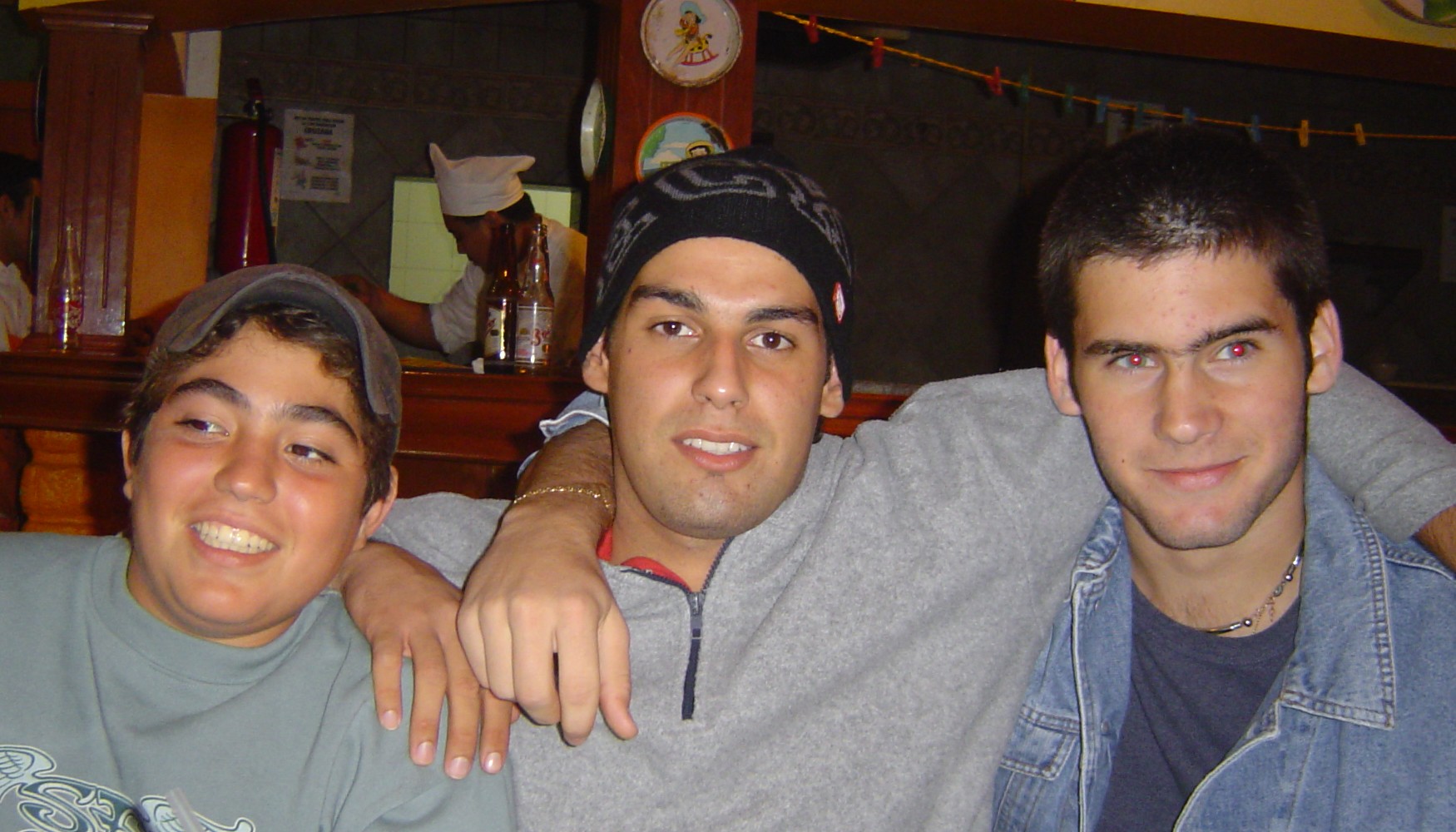 castor, el peje y alex en el cumple de lut