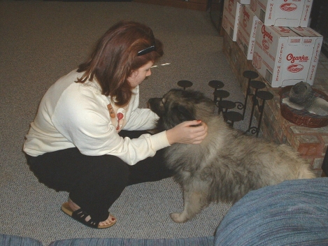 Beanie without his 'shirt' meeting Tabitha for the first time.