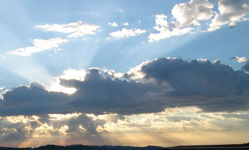 Il Sole dietro le nuvole