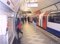 Bank station (Central Line) &copy; UrbanRail.Net