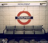 Monument (District & Circle Lines) &copy; UrbanRail.Net