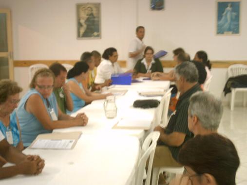 Os Dirigentes recebem pastas com objetivos do Projeto Umbanda Cem
